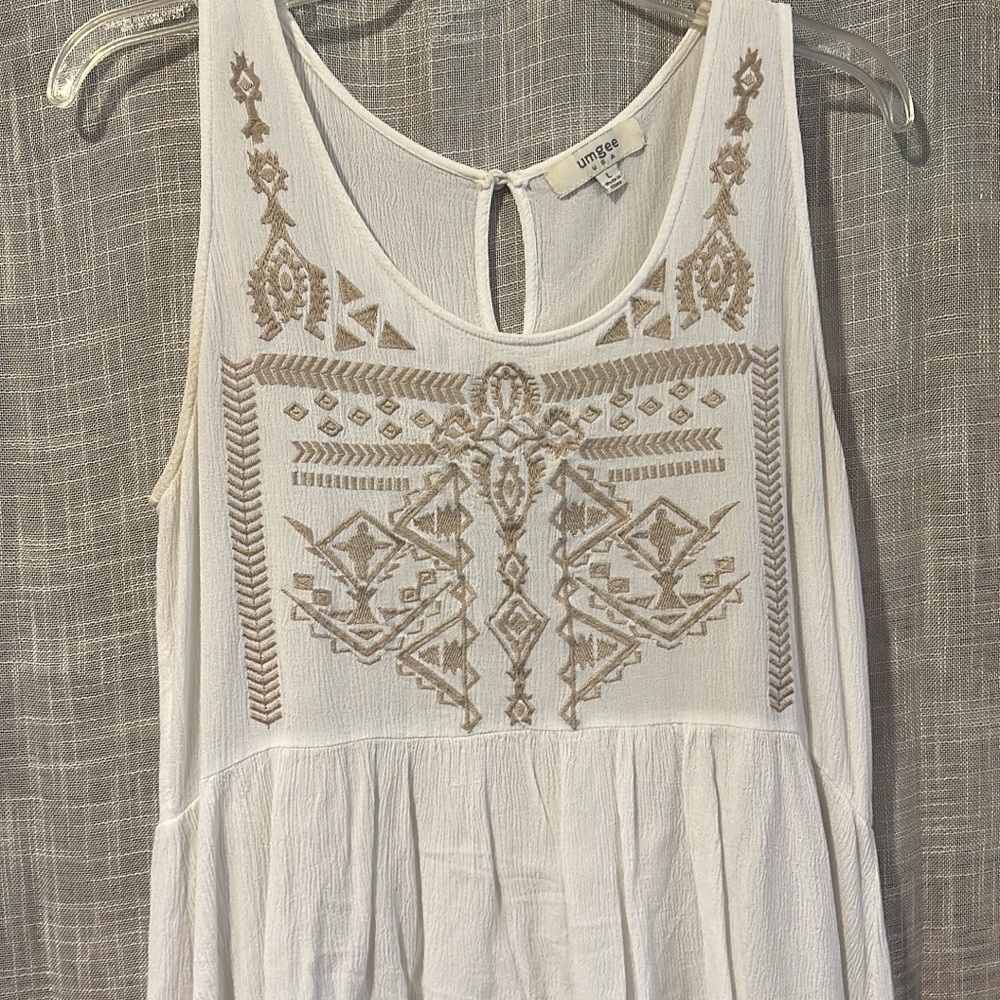 Umgee White Embellished Pleated Tank Top